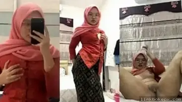 ABG Jilbab Pink Ngocok Memek Basah Colmek Sendirian